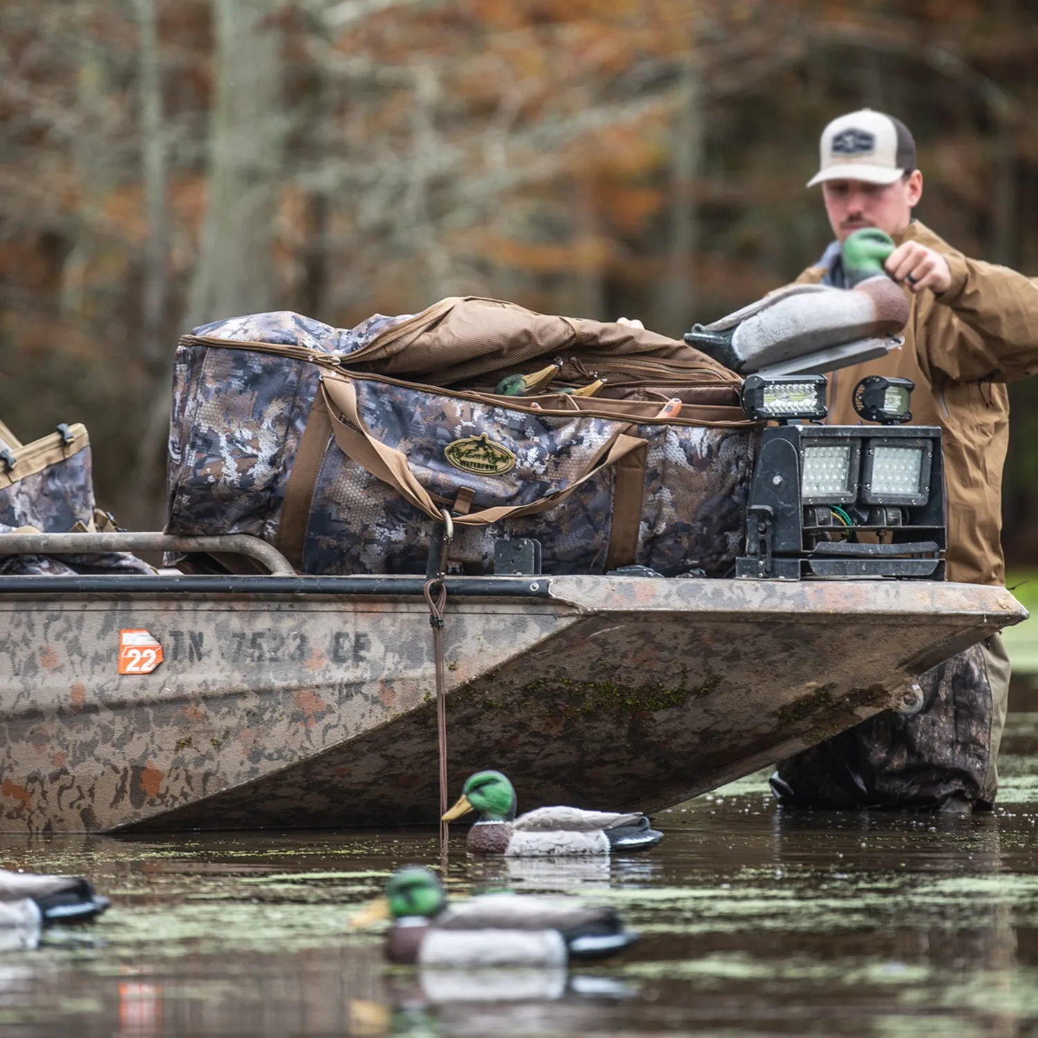 12-Slot Deluxe Duck Decoy Bag-GORE® OPTIFADE® Timber