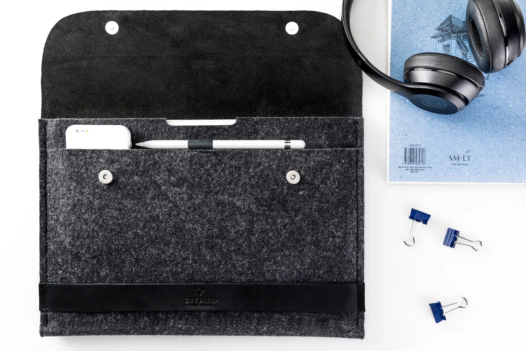 Leather MacBook Case CARRY MORE/ Classy Black/