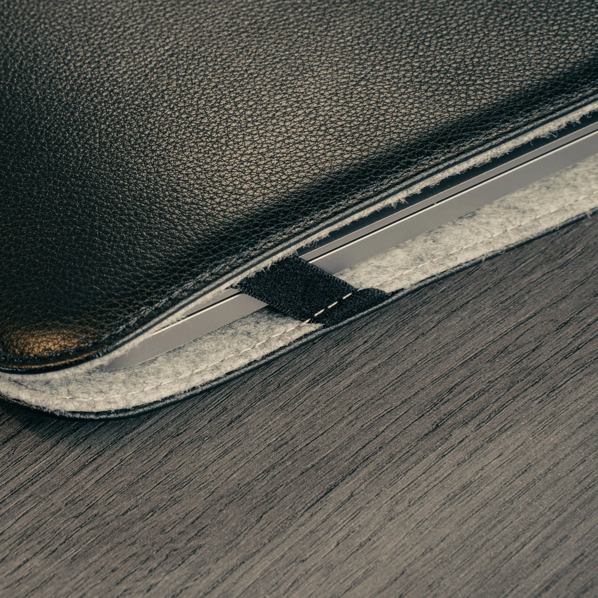 Leather MacBook Pro / MacBook Air Sleeve Case (for 13" & 14")