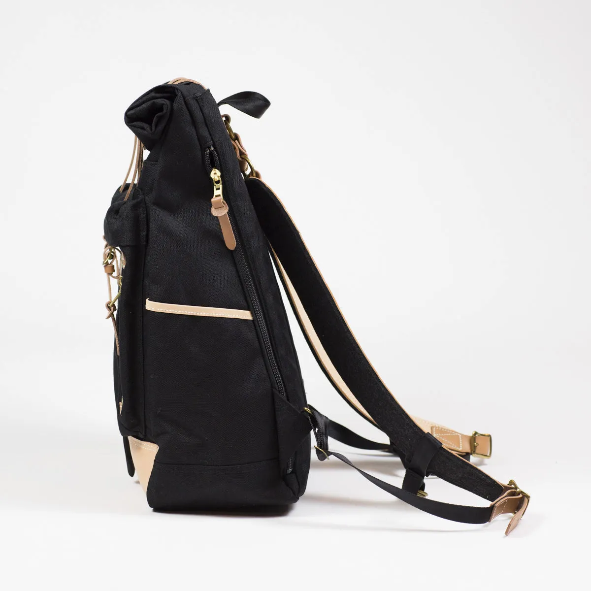"Surpass" roll-top backpack, black Cordura and natural leather