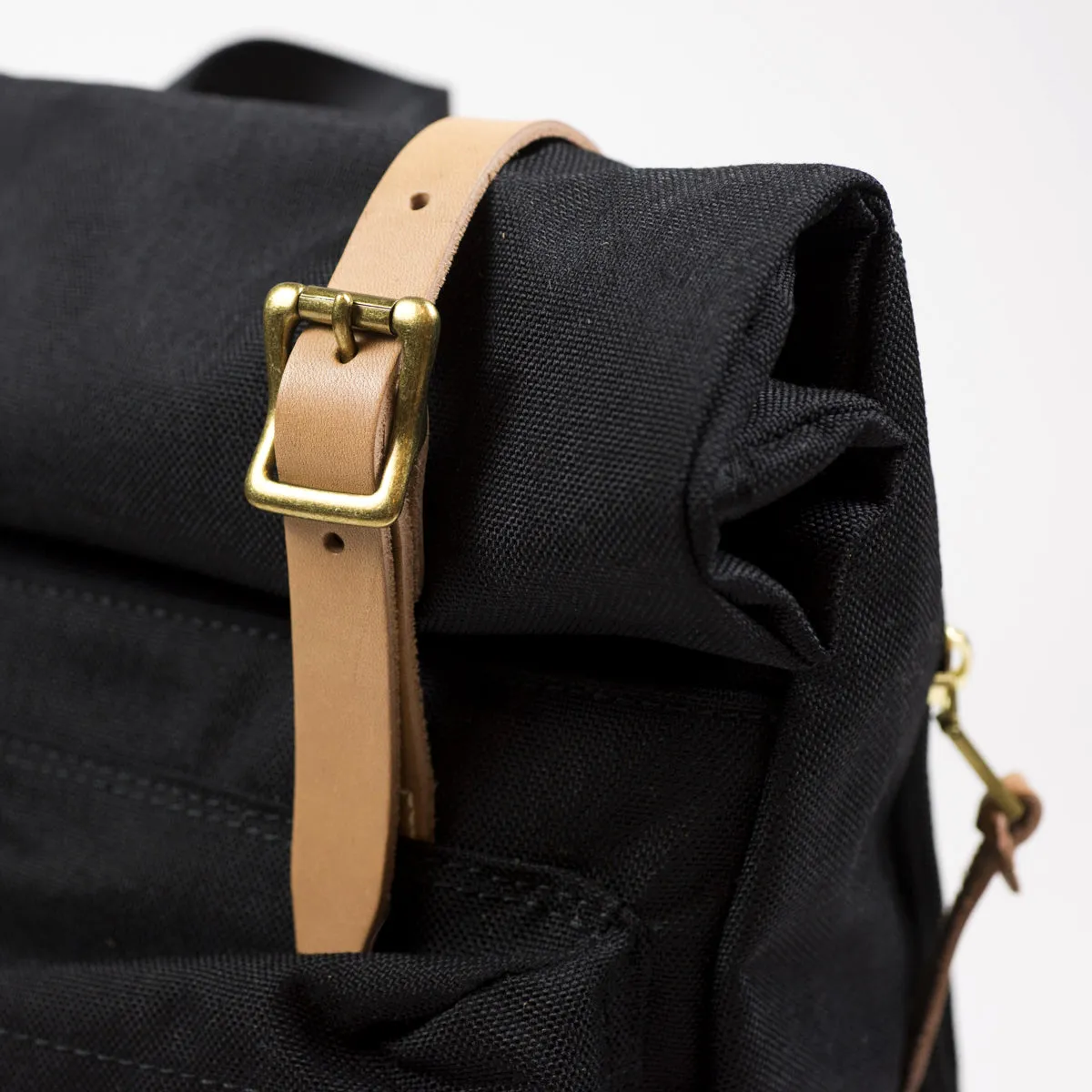 "Surpass" roll-top backpack, black Cordura and natural leather