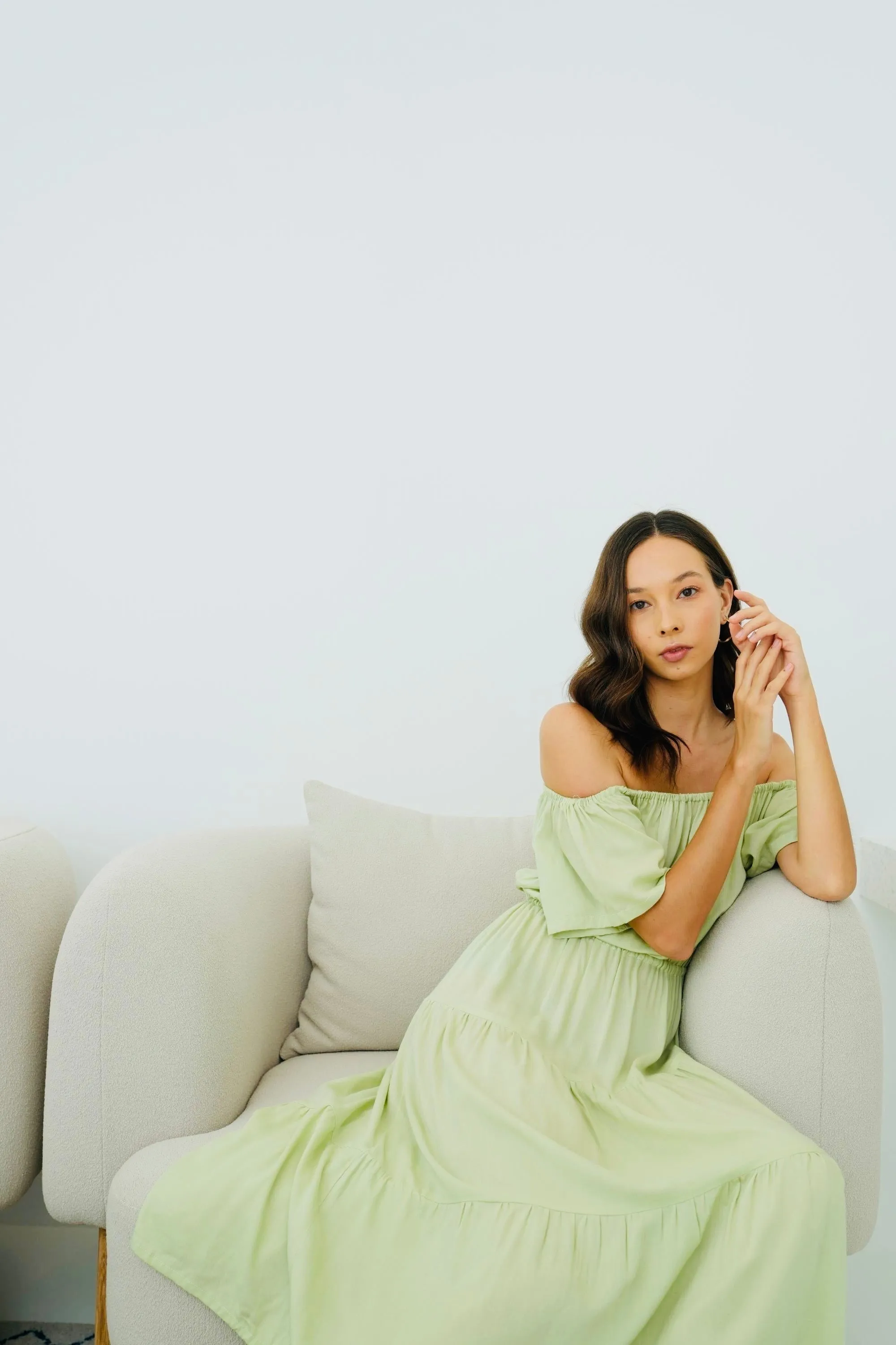 Regina Off-the-shoulder Midi Dress in Pistachio