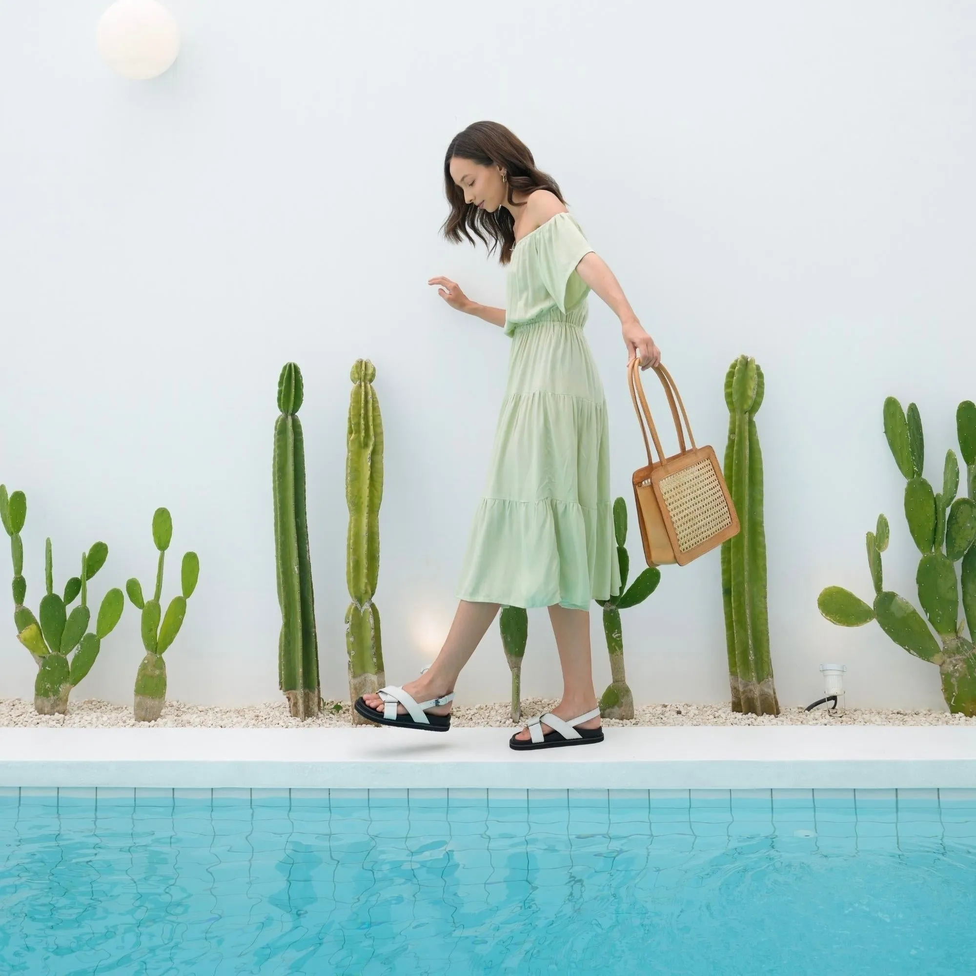 Regina Off-the-shoulder Midi Dress in Pistachio