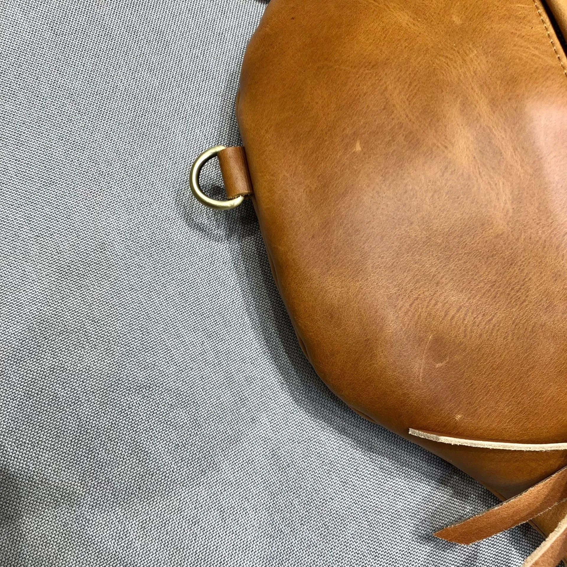 Stylish Ladies Leather Crossbody Sling Bag Chain Chest Bag For Women