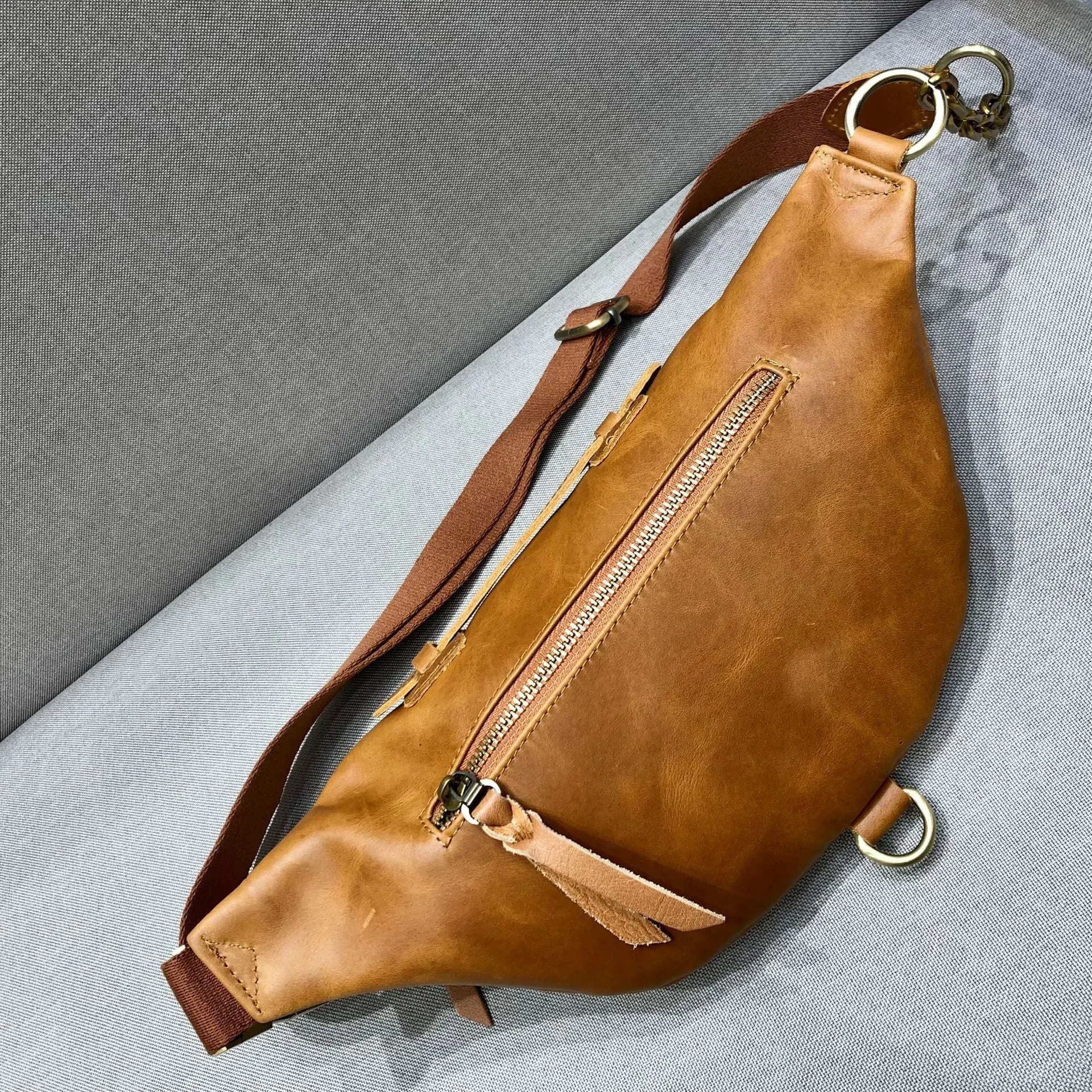 Stylish Ladies Leather Crossbody Sling Bag Chain Chest Bag For Women