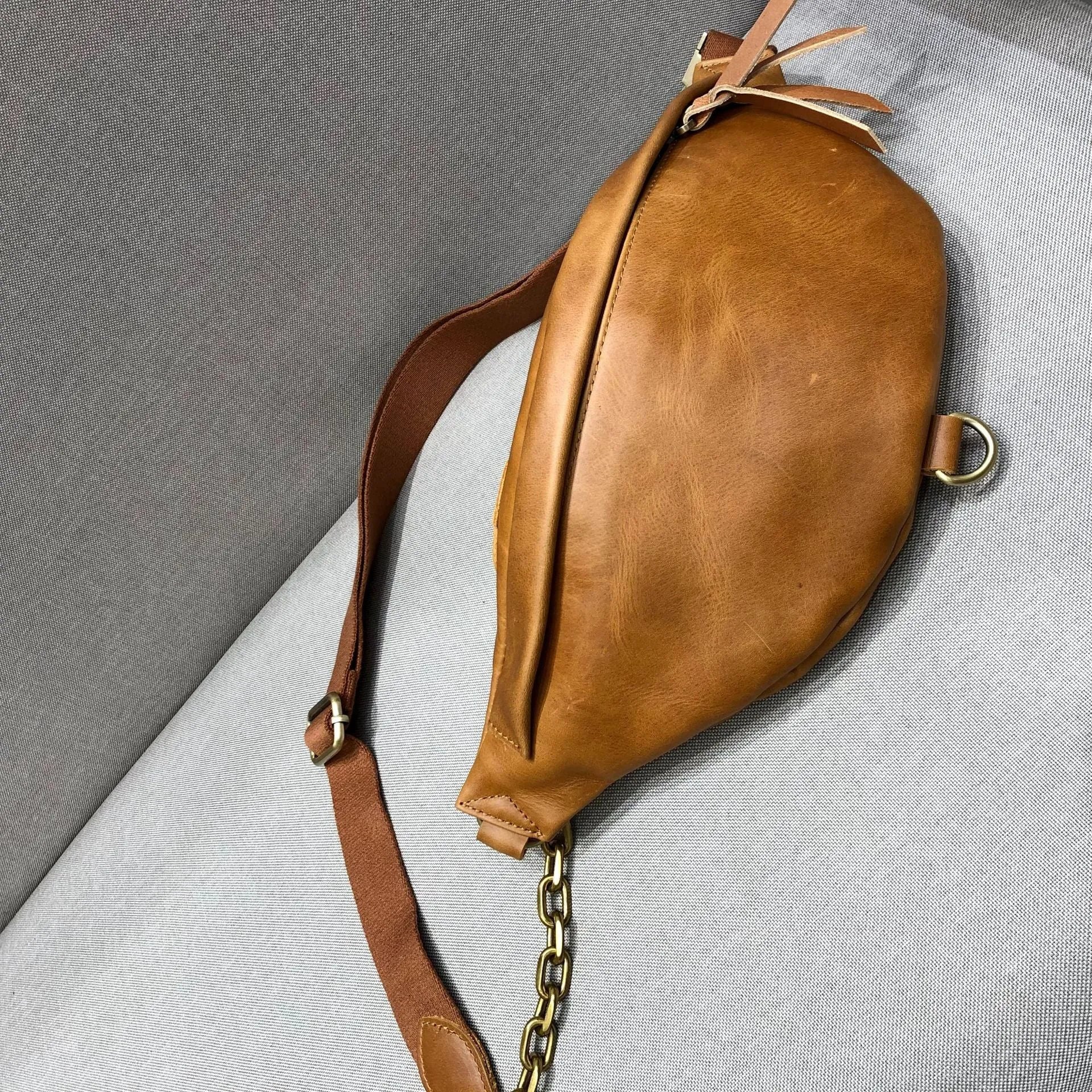 Stylish Ladies Leather Crossbody Sling Bag Chain Chest Bag For Women