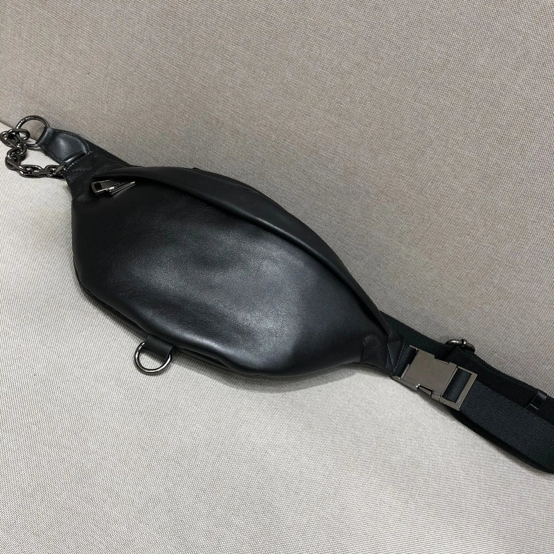 Stylish Ladies Leather Crossbody Sling Bag Chain Chest Bag For Women