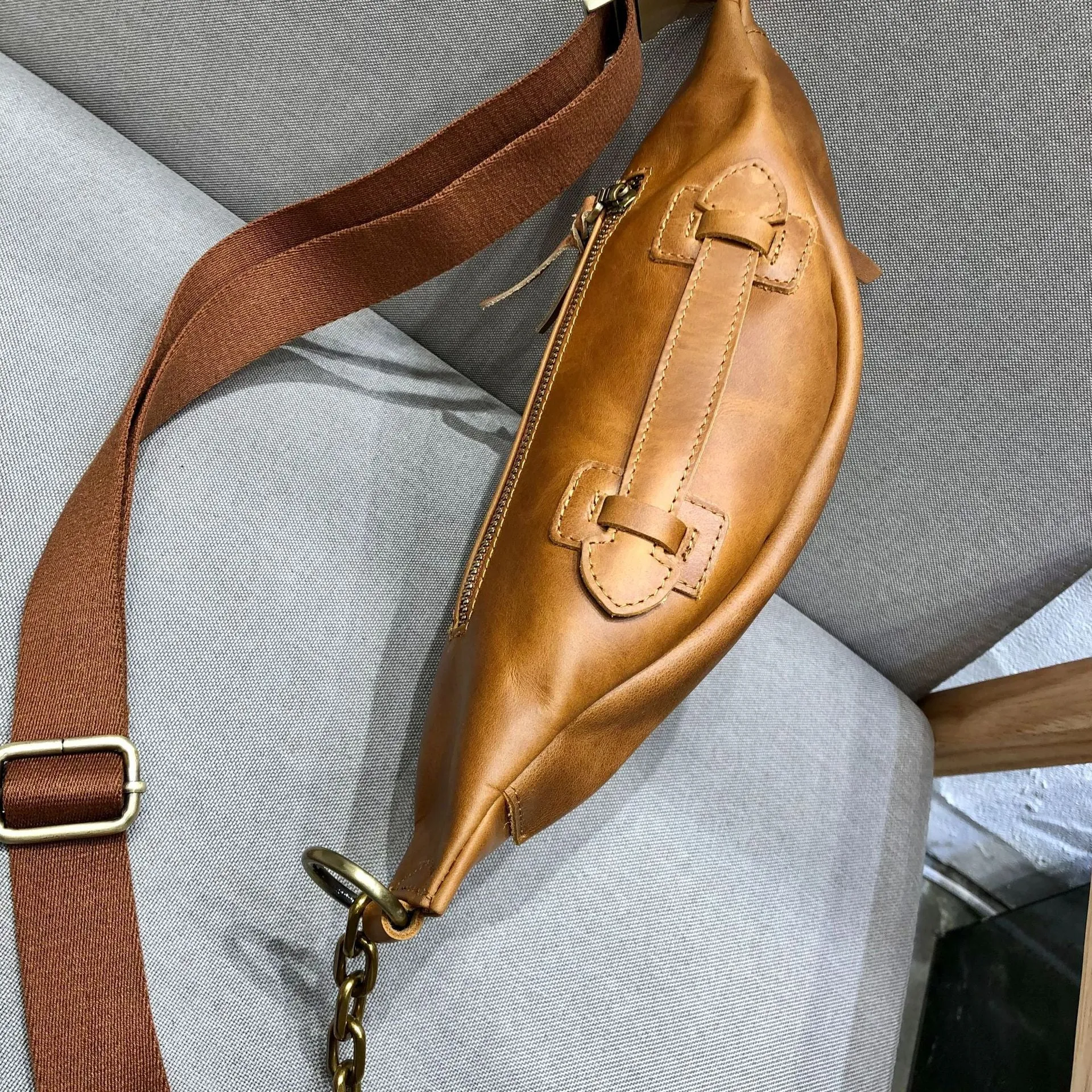Stylish Ladies Leather Crossbody Sling Bag Chain Chest Bag For Women