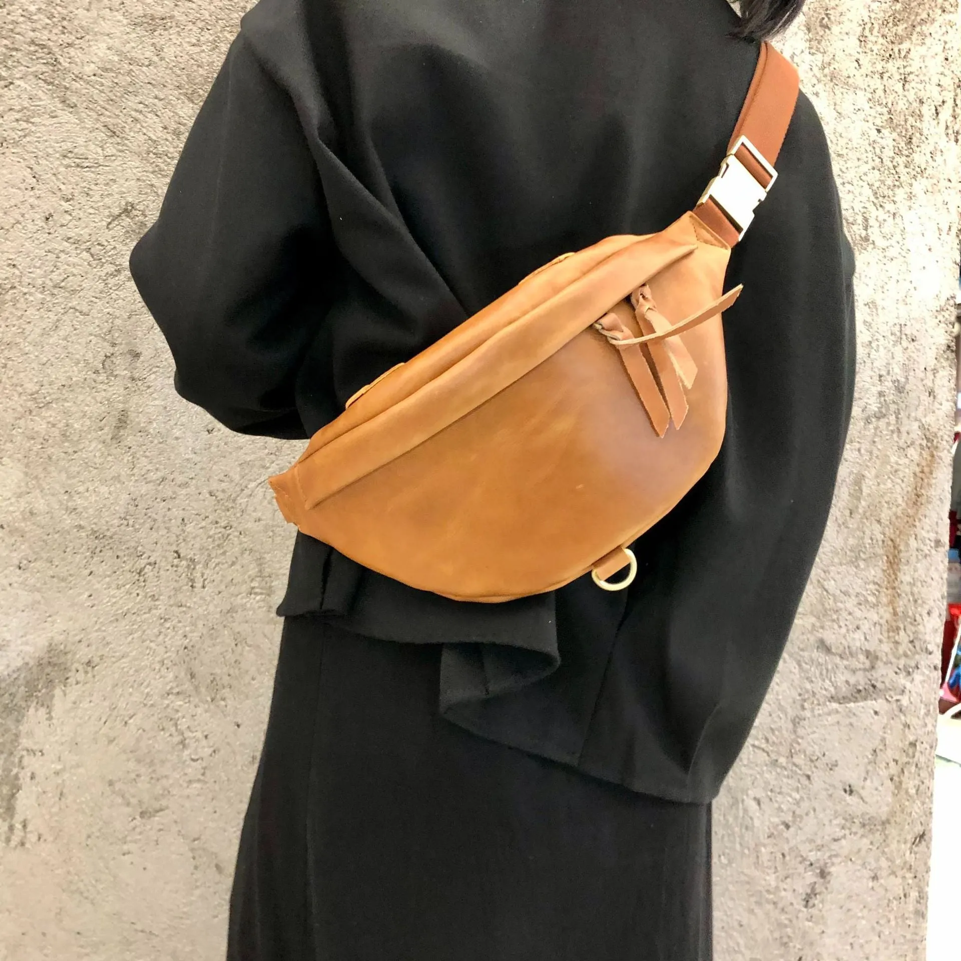 Stylish Ladies Leather Crossbody Sling Bag Chain Chest Bag For Women
