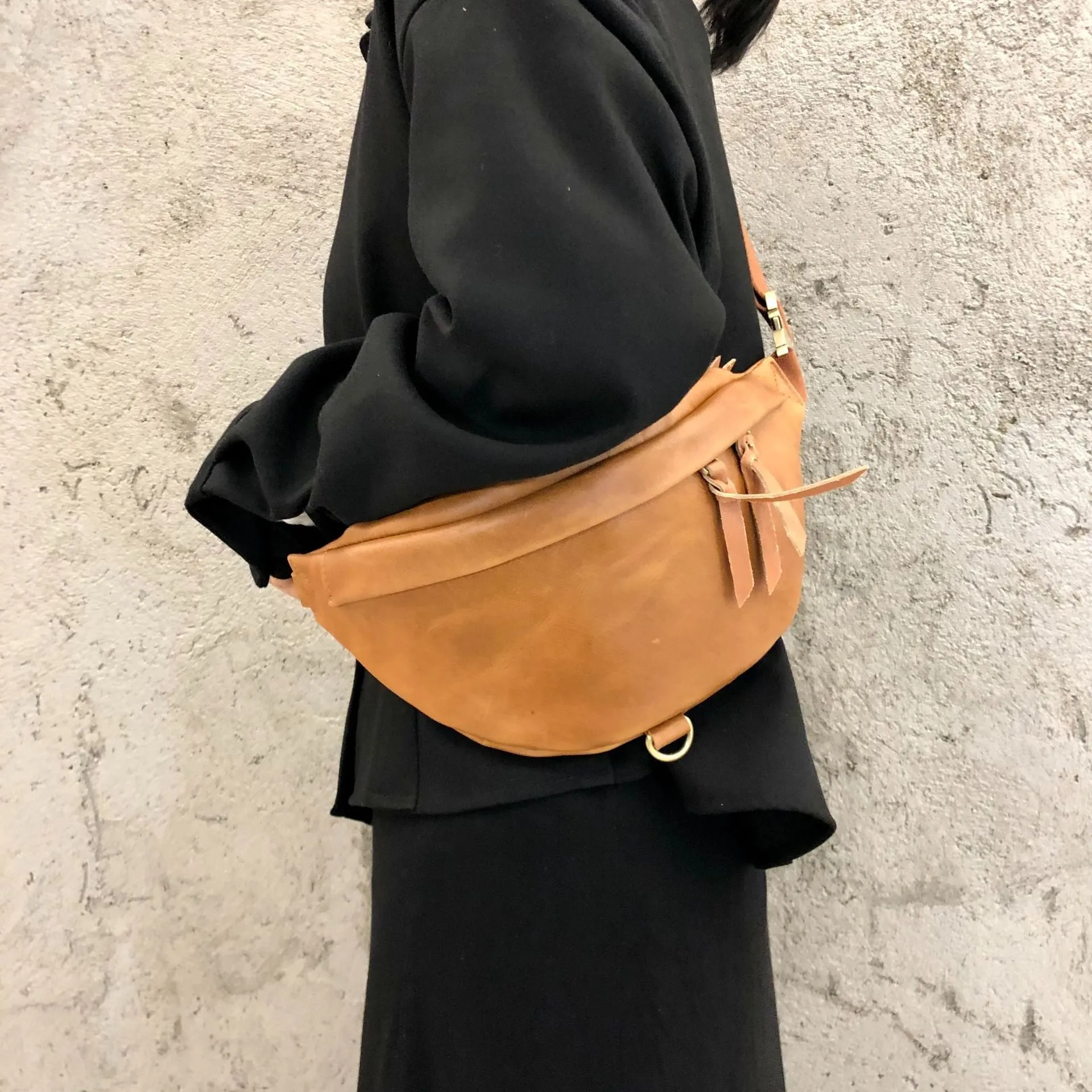 Stylish Ladies Leather Crossbody Sling Bag Chain Chest Bag For Women