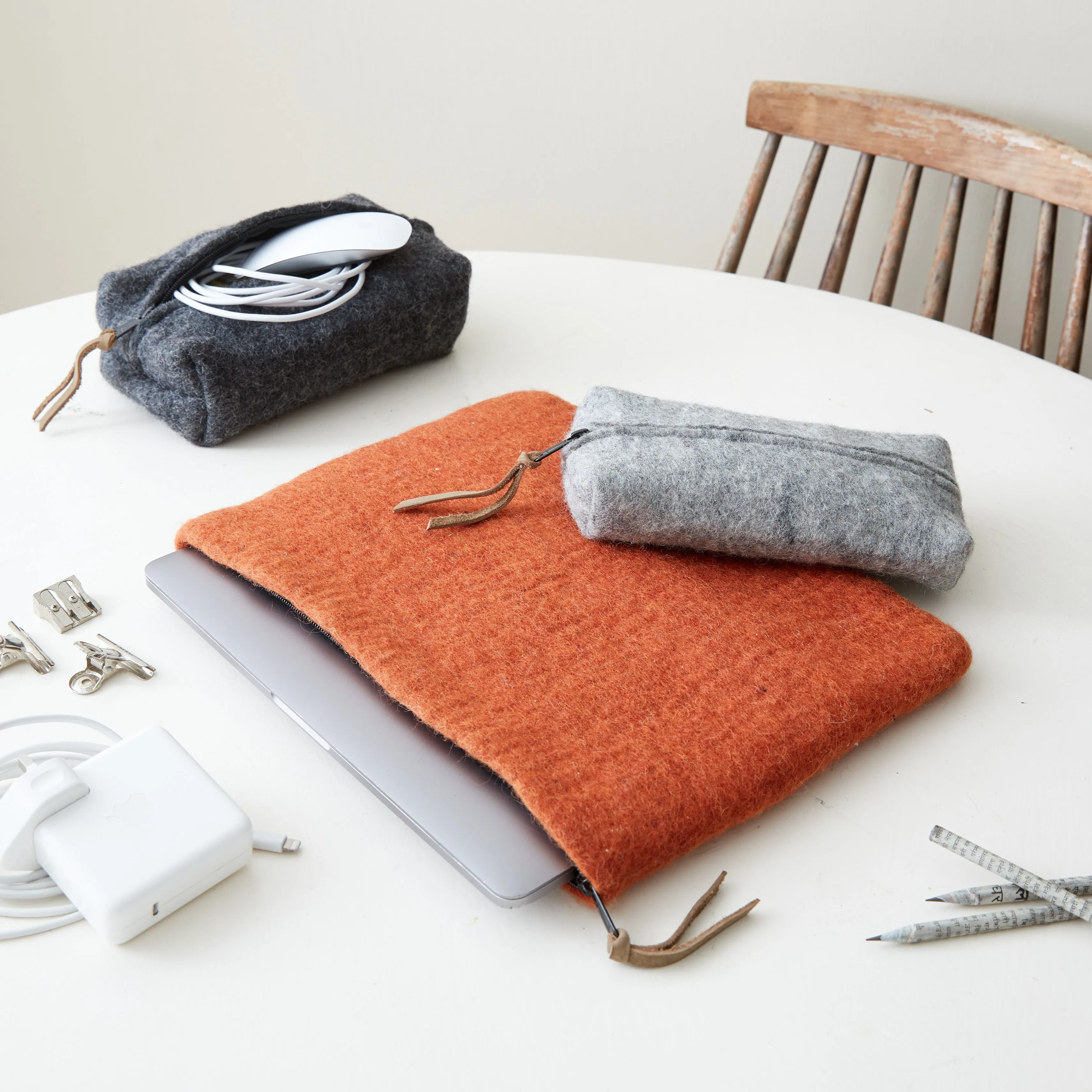 WANGDI Zip Felt Document Pouch Laptop Sleeve (WS)
